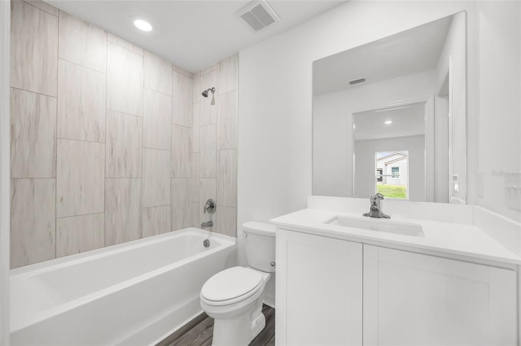 En Venta: $289,900 (3 camas, 2 baños, 1120 Pies cuadrados)