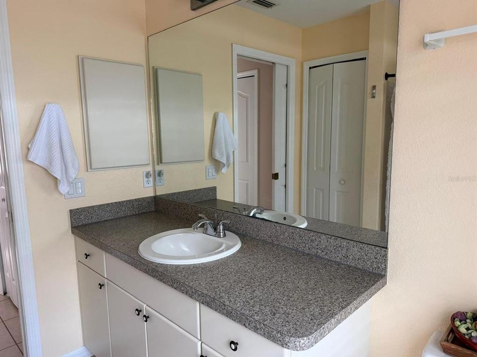 На продажу: $315,000 (3 спален, 2 ванн, 1385 Квадратных фут)
