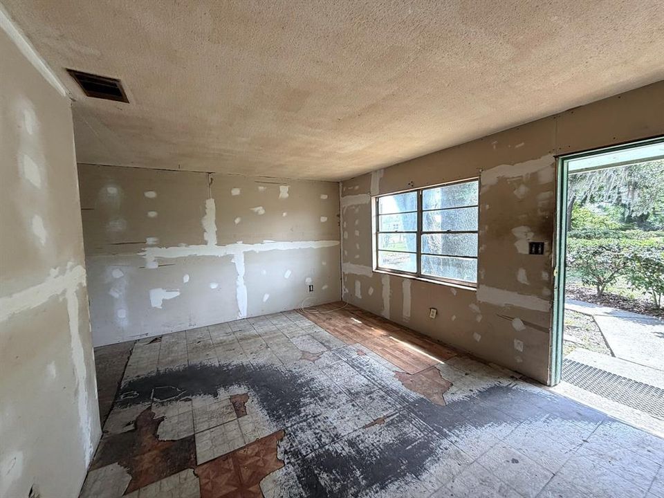 En Venta: $114,000 (3 camas, 1 baños, 1040 Pies cuadrados)