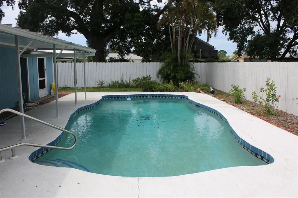 For Sale: $349,000 (3 beds, 1 baths, 1651 Square Feet)