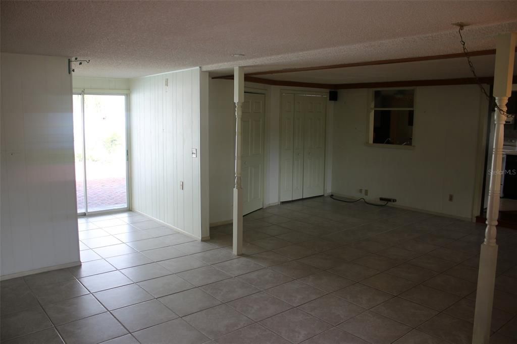 For Sale: $349,000 (3 beds, 1 baths, 1651 Square Feet)