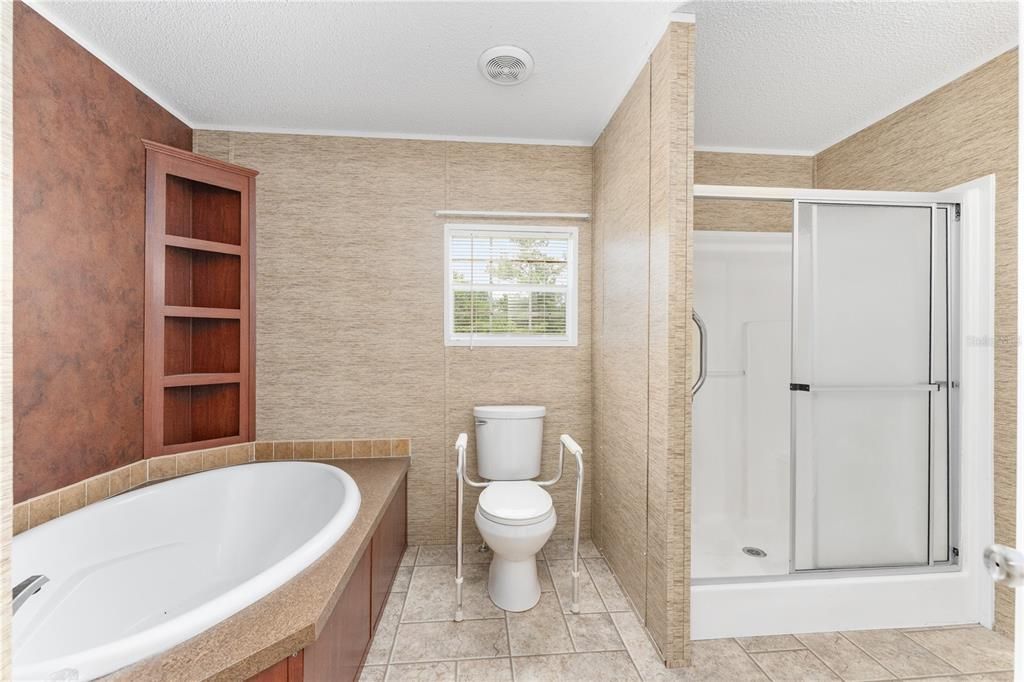 Activo con contrato: $269,900 (3 camas, 2 baños, 1248 Pies cuadrados)