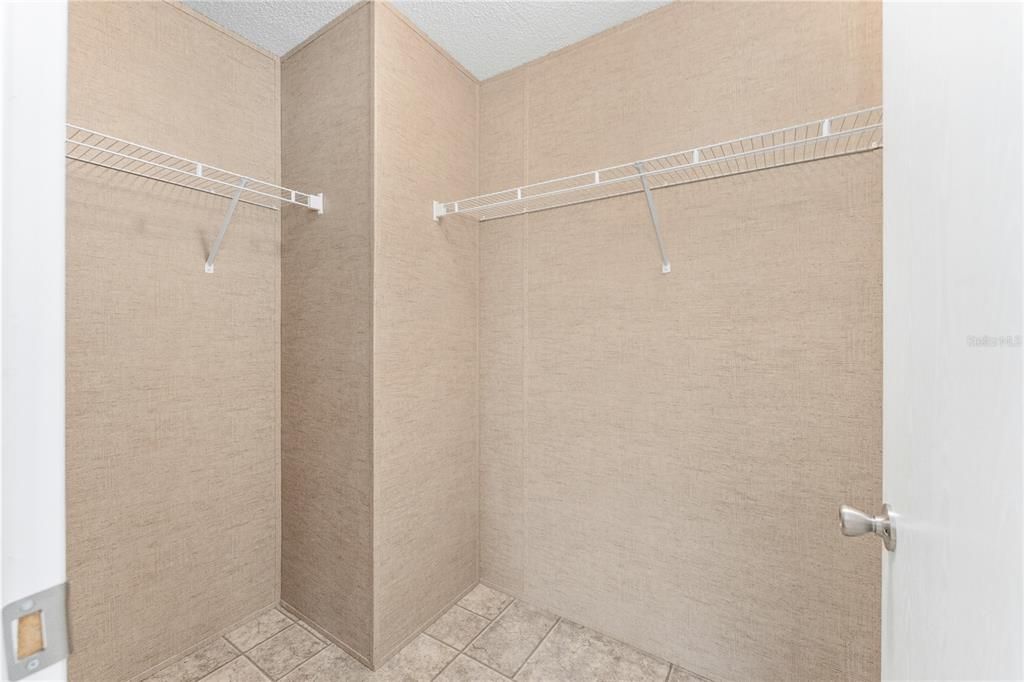 Activo con contrato: $269,900 (3 camas, 2 baños, 1248 Pies cuadrados)