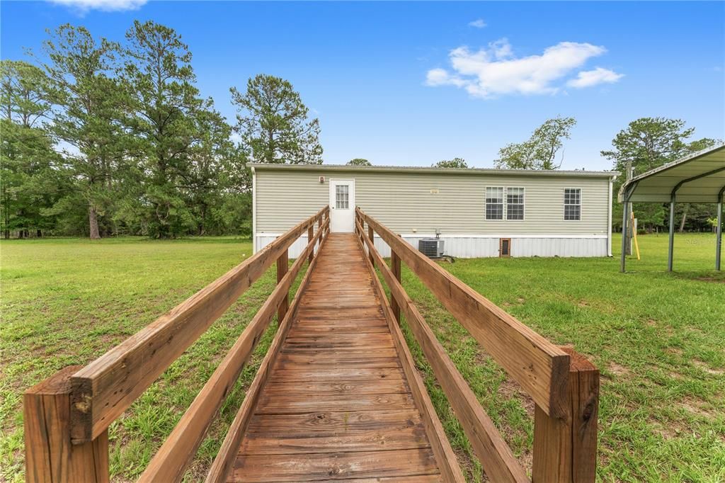 Activo con contrato: $269,900 (3 camas, 2 baños, 1248 Pies cuadrados)