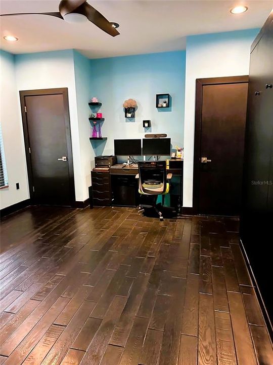 En Venta: $1,149,000 (3 camas, 2 baños, 2642 Pies cuadrados)
