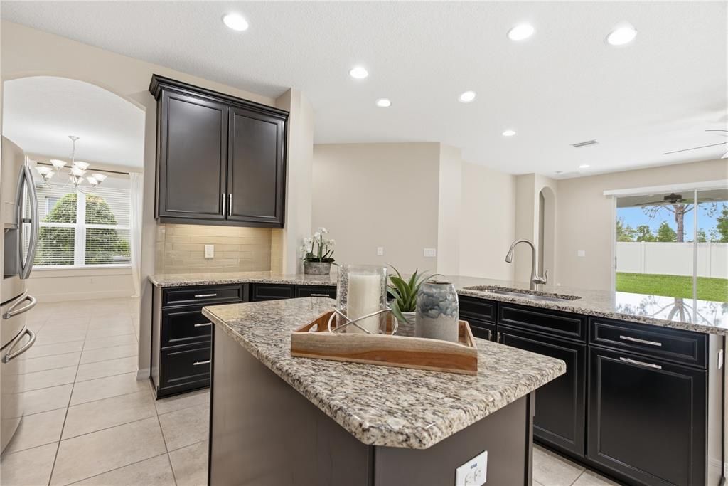 En Venta: $539,900 (4 camas, 3 baños, 2872 Pies cuadrados)