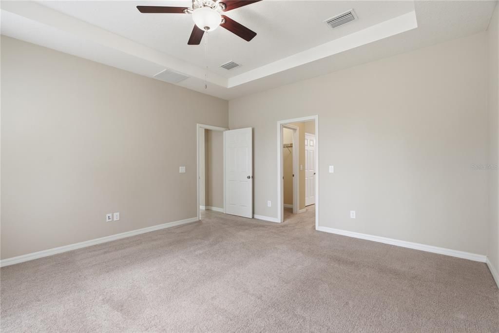 En Venta: $539,900 (4 camas, 3 baños, 2872 Pies cuadrados)