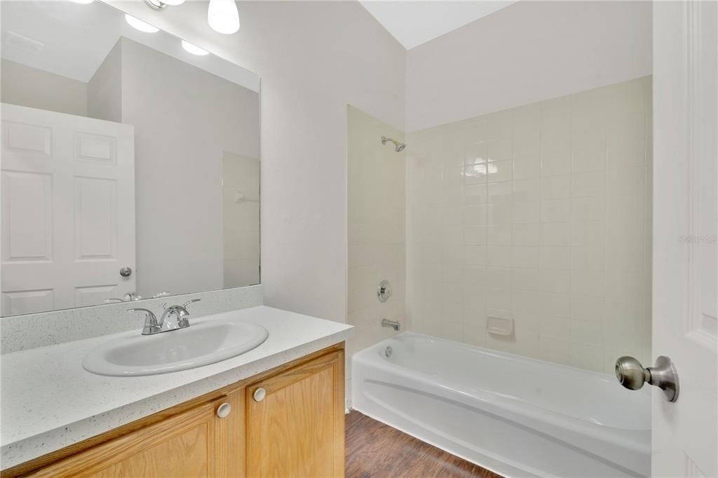En Venta: $369,900 (4 camas, 2 baños, 1858 Pies cuadrados)
