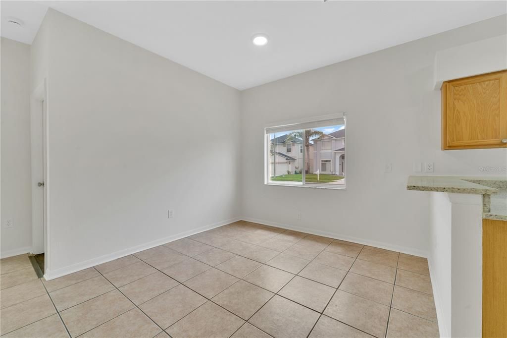 En Venta: $369,900 (4 camas, 2 baños, 1858 Pies cuadrados)