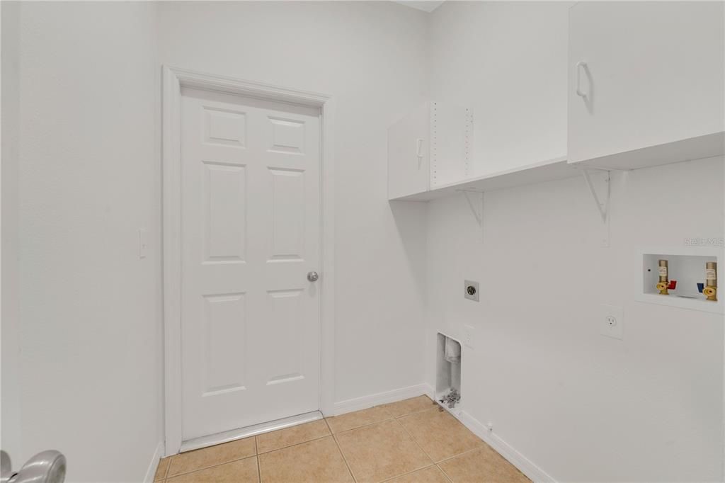 En Venta: $369,900 (4 camas, 2 baños, 1858 Pies cuadrados)
