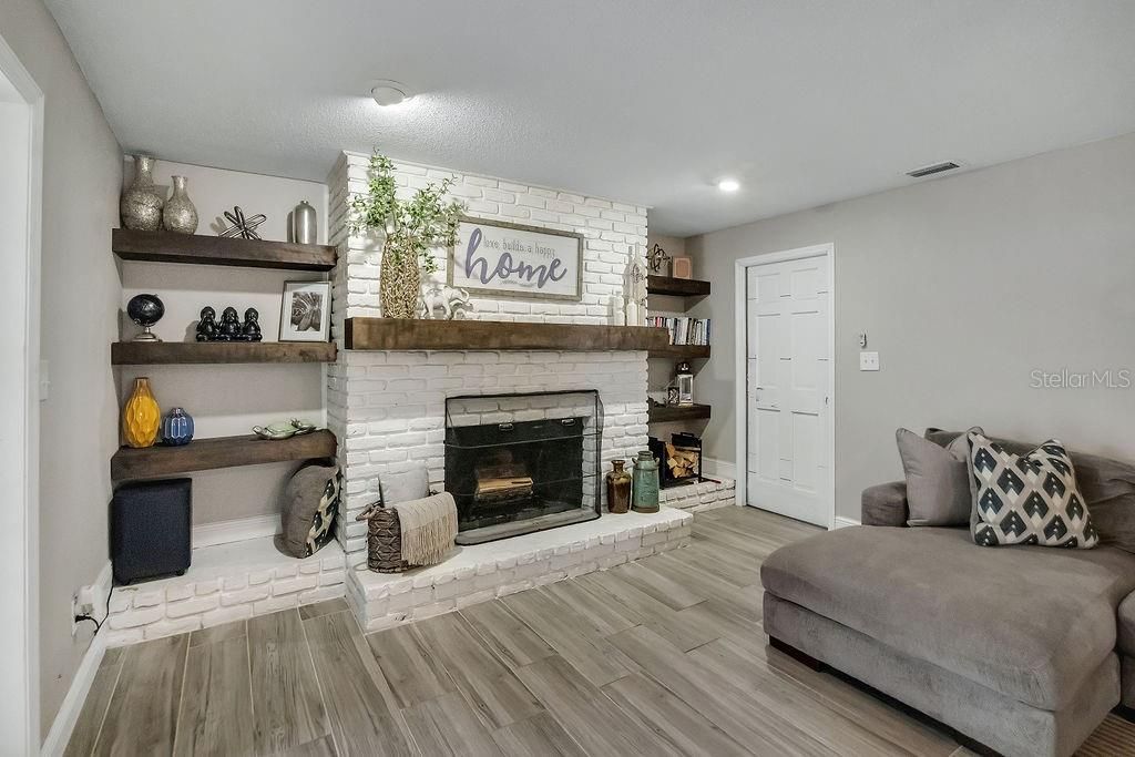 En Venta: $895,000 (4 camas, 3 baños, 2781 Pies cuadrados)