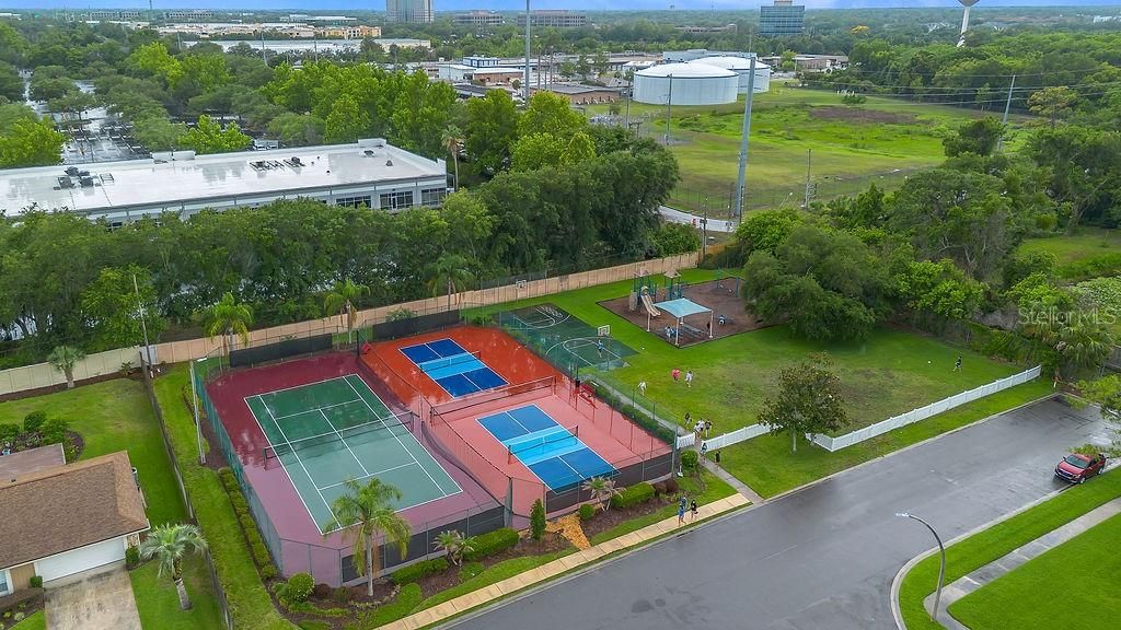 En Venta: $895,000 (4 camas, 3 baños, 2781 Pies cuadrados)