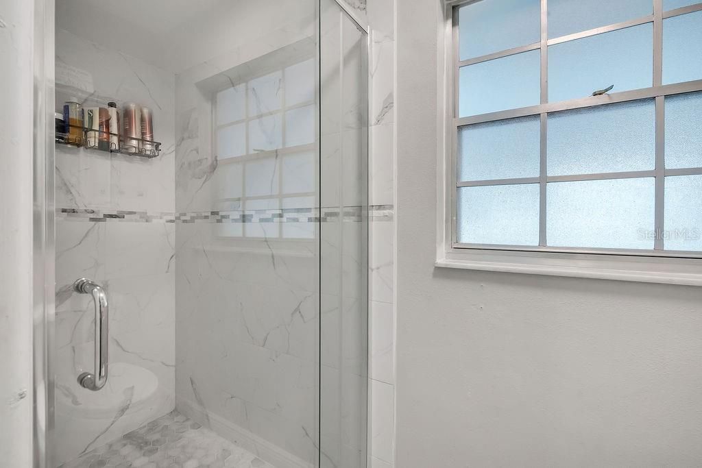 En Venta: $895,000 (4 camas, 3 baños, 2781 Pies cuadrados)