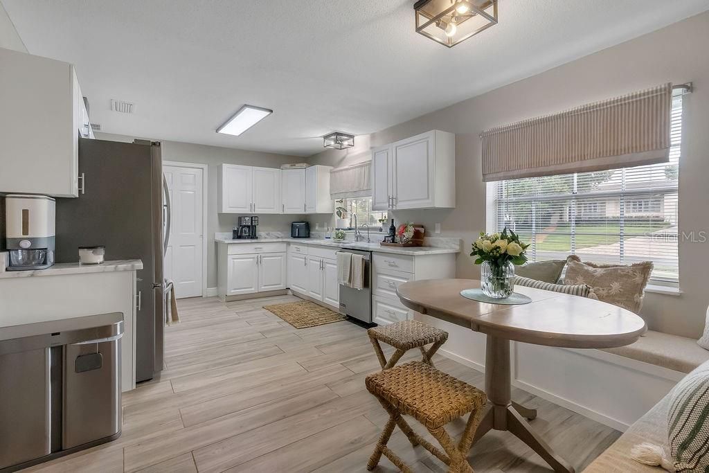 En Venta: $895,000 (4 camas, 3 baños, 2781 Pies cuadrados)