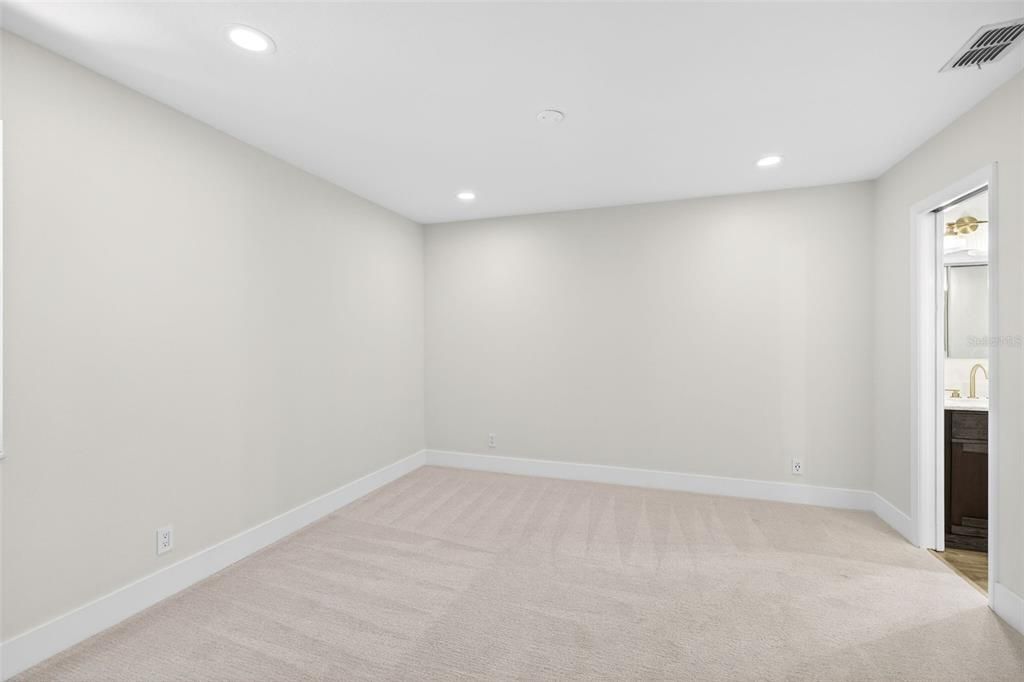 For Sale: $295,000 (3 beds, 2 baths, 1874 Square Feet)