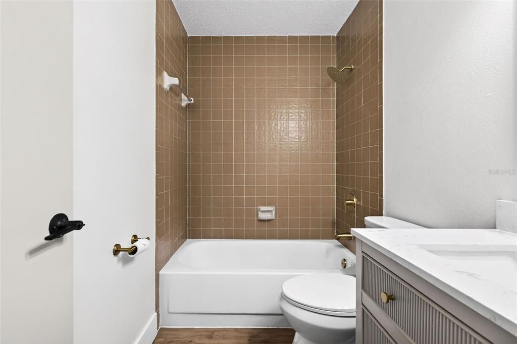 For Sale: $295,000 (3 beds, 2 baths, 1874 Square Feet)