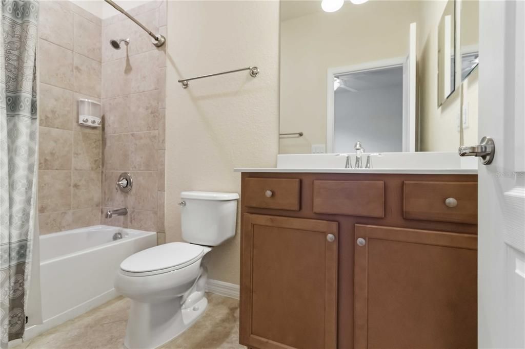 En Renta: $3,950 (4 camas, 3 baños, 2006 Pies cuadrados)