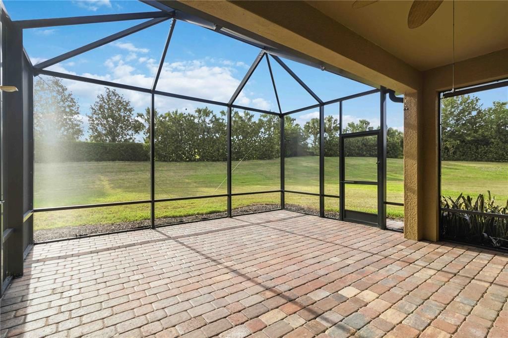 En Renta: $3,950 (4 camas, 3 baños, 2006 Pies cuadrados)