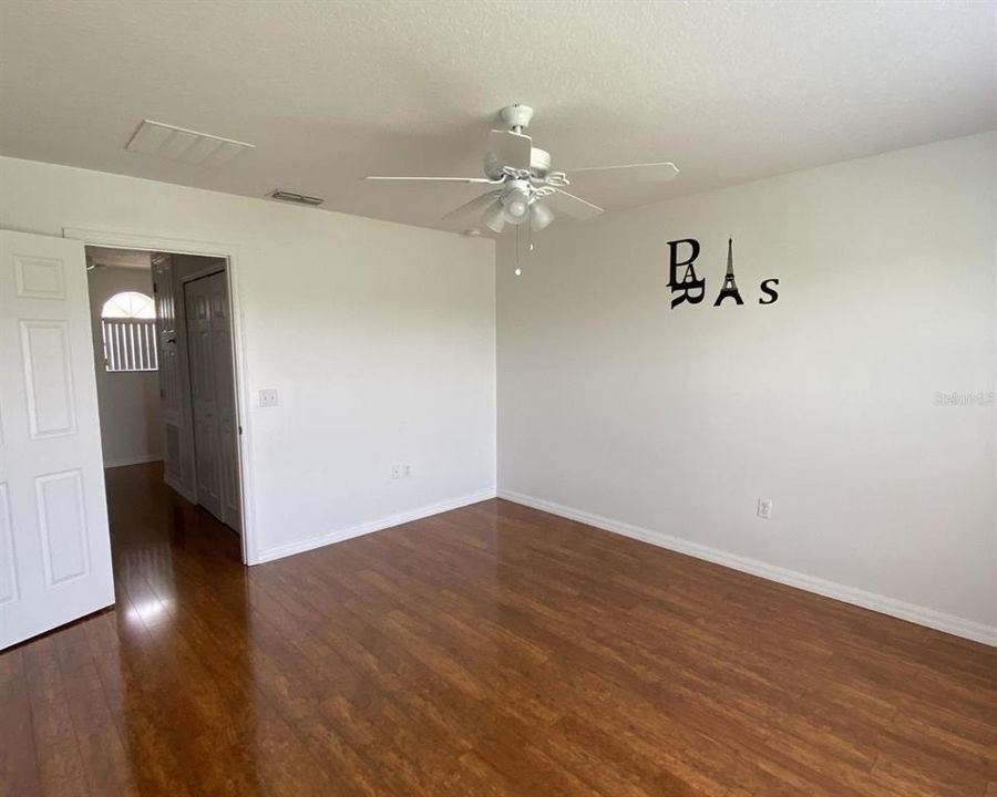 For Rent: $1,900 (2 beds, 2 baths, 1386 Square Feet)