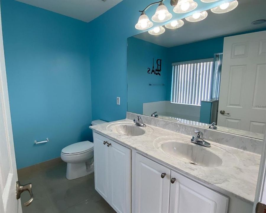 For Rent: $1,900 (2 beds, 2 baths, 1386 Square Feet)