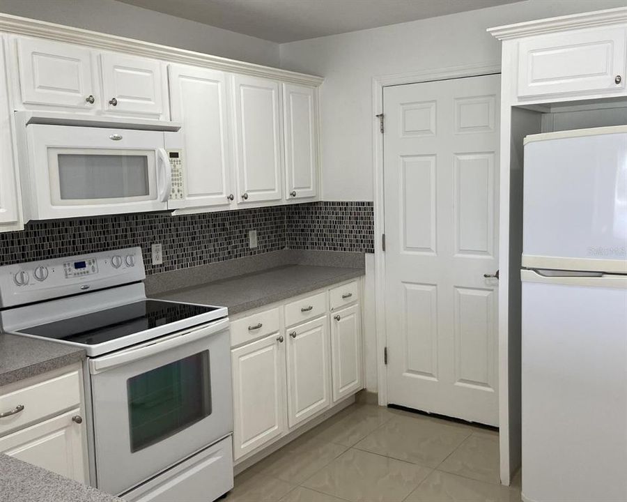 For Rent: $1,900 (2 beds, 2 baths, 1386 Square Feet)