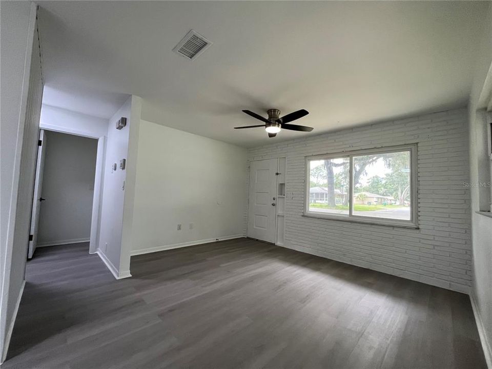 В аренду: $1,495 (2 спален, 1 ванн, 702 Квадратных фут)