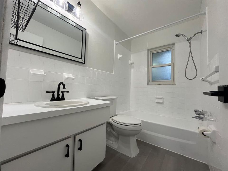 В аренду: $1,495 (2 спален, 1 ванн, 702 Квадратных фут)