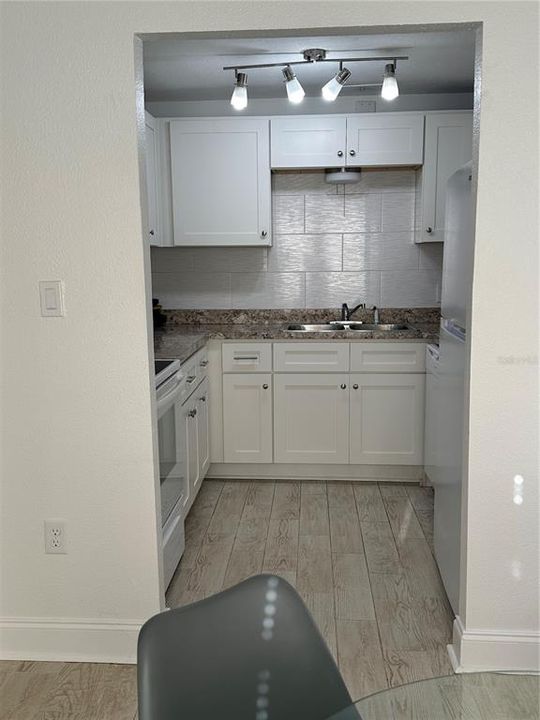 В аренду: $1,300 (1 спален, 1 ванн, 863 Квадратных фут)