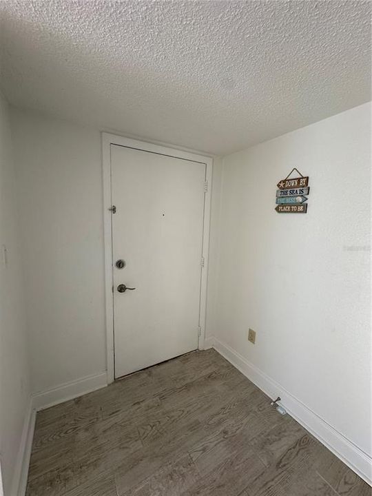 В аренду: $1,300 (1 спален, 1 ванн, 863 Квадратных фут)