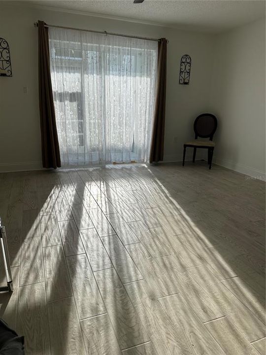 В аренду: $1,300 (1 спален, 1 ванн, 863 Квадратных фут)
