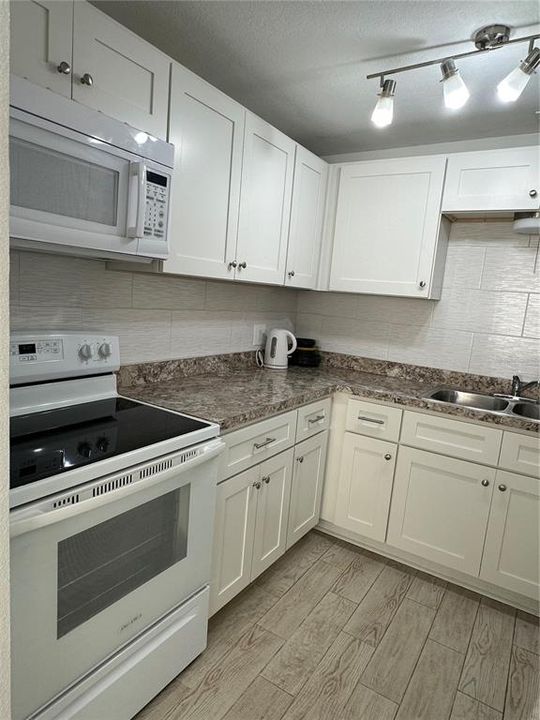 В аренду: $1,300 (1 спален, 1 ванн, 863 Квадратных фут)