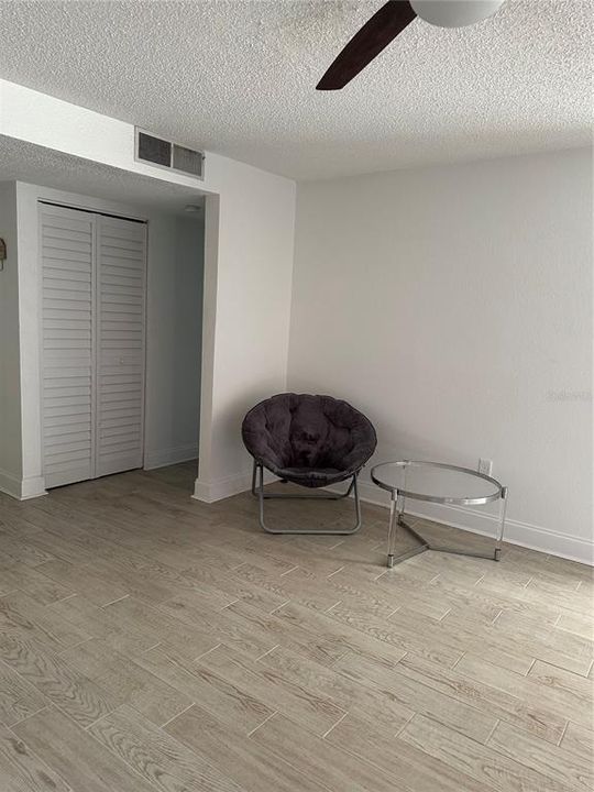 В аренду: $1,300 (1 спален, 1 ванн, 863 Квадратных фут)