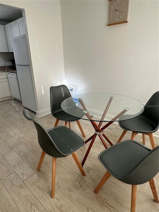 В аренду: $1,300 (1 спален, 1 ванн, 863 Квадратных фут)