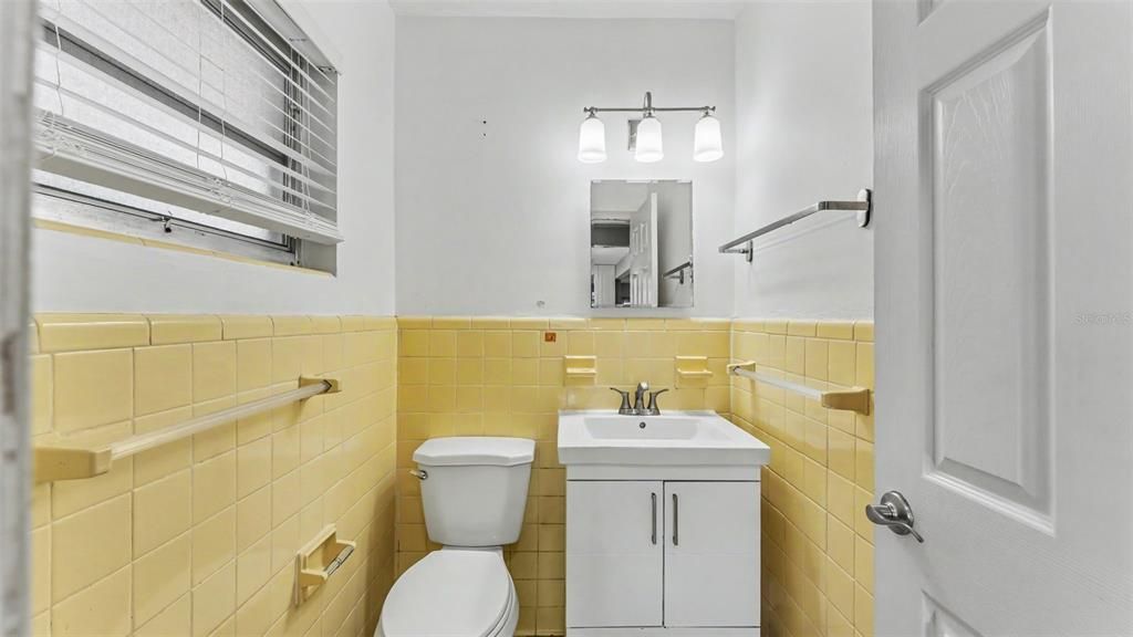 На продажу: $299,900 (3 спален, 1 ванн, 1388 Квадратных фут)