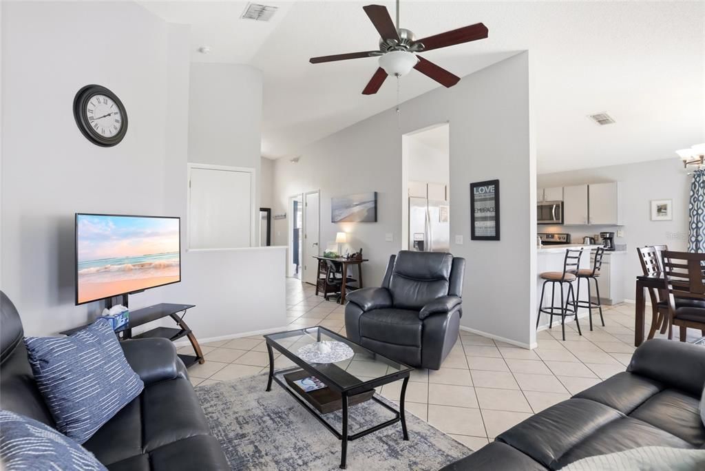 For Sale: $353,900 (3 beds, 2 baths, 1571 Square Feet)