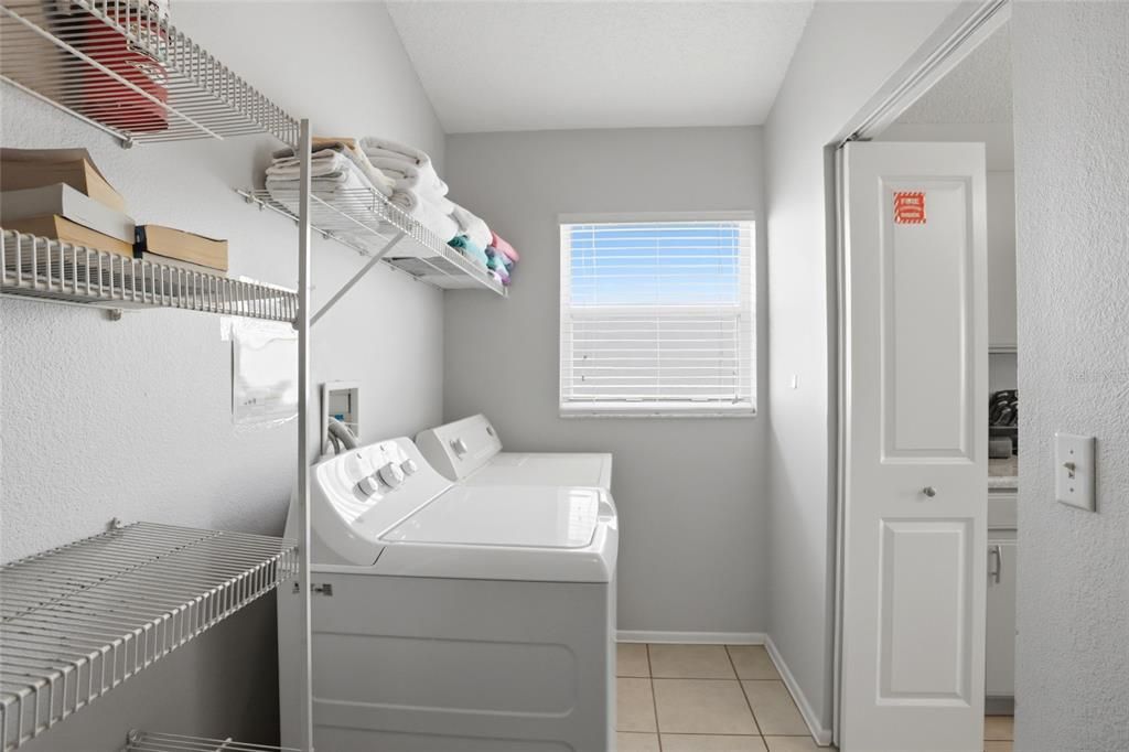 For Sale: $353,900 (3 beds, 2 baths, 1571 Square Feet)
