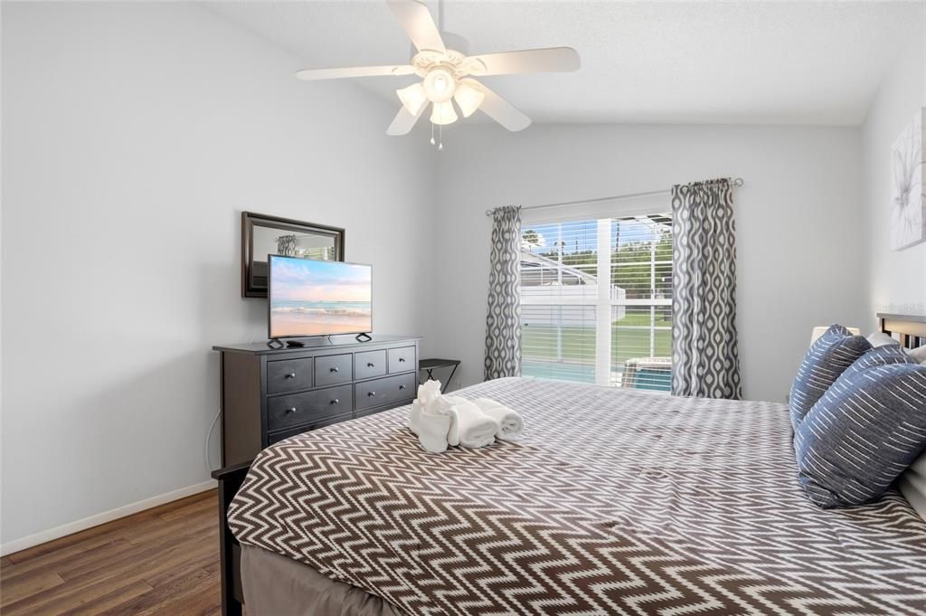 For Sale: $353,900 (3 beds, 2 baths, 1571 Square Feet)