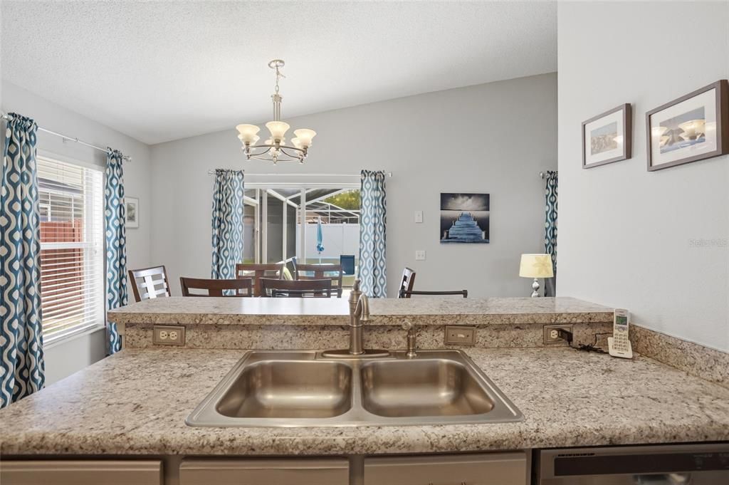 For Sale: $353,900 (3 beds, 2 baths, 1571 Square Feet)
