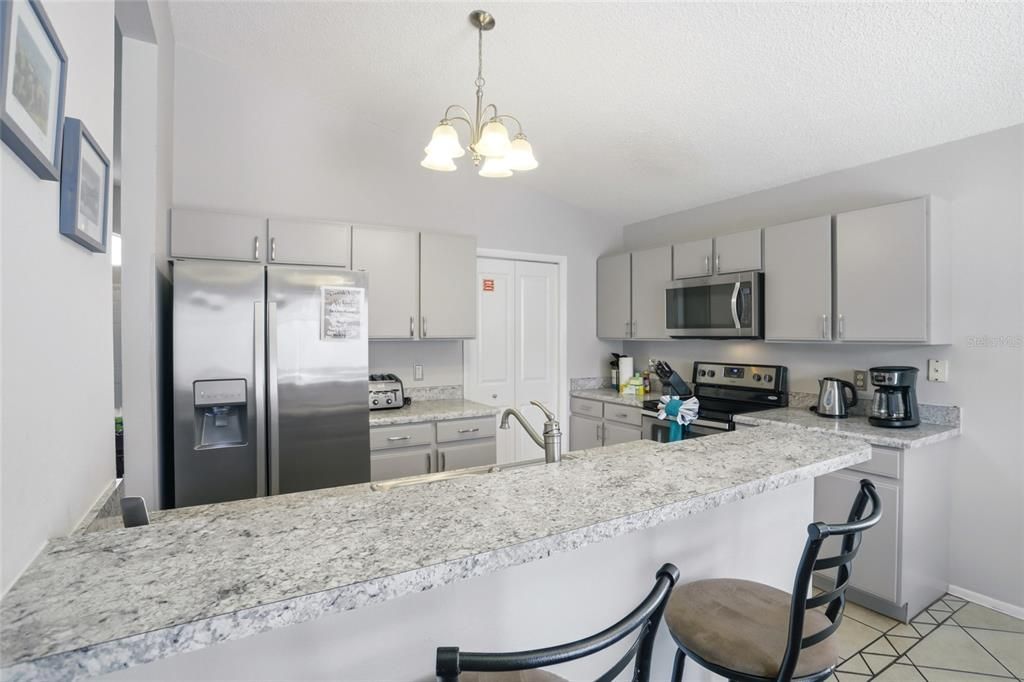 For Sale: $353,900 (3 beds, 2 baths, 1571 Square Feet)