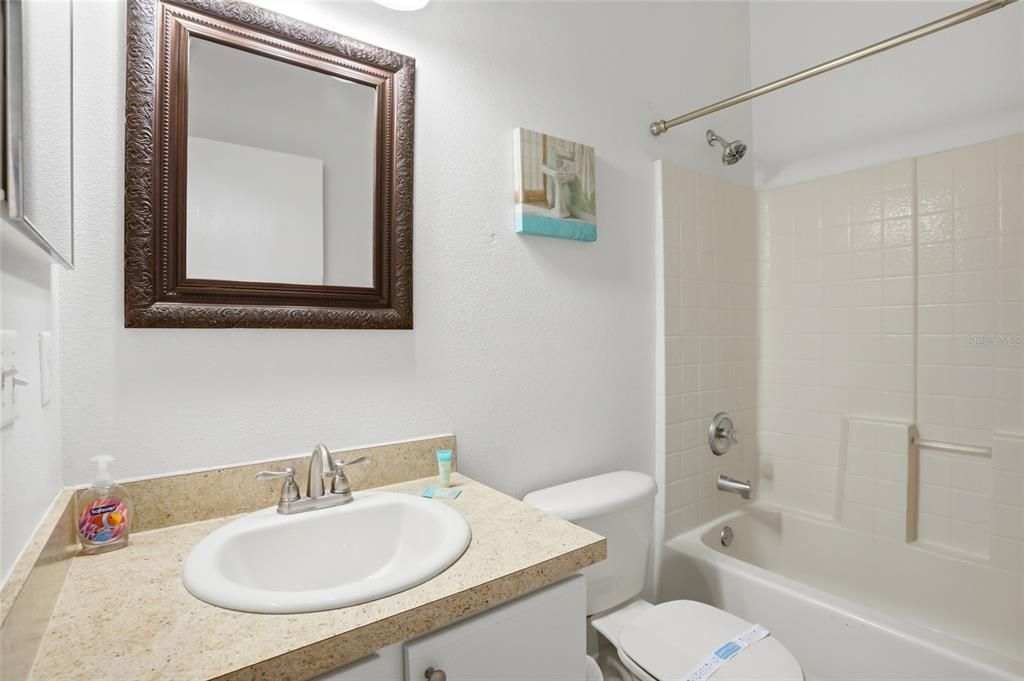 For Sale: $353,900 (3 beds, 2 baths, 1571 Square Feet)