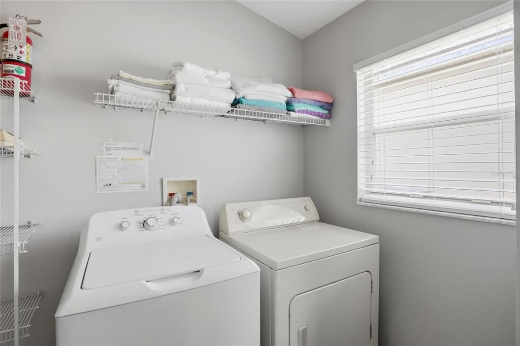 For Sale: $353,900 (3 beds, 2 baths, 1571 Square Feet)