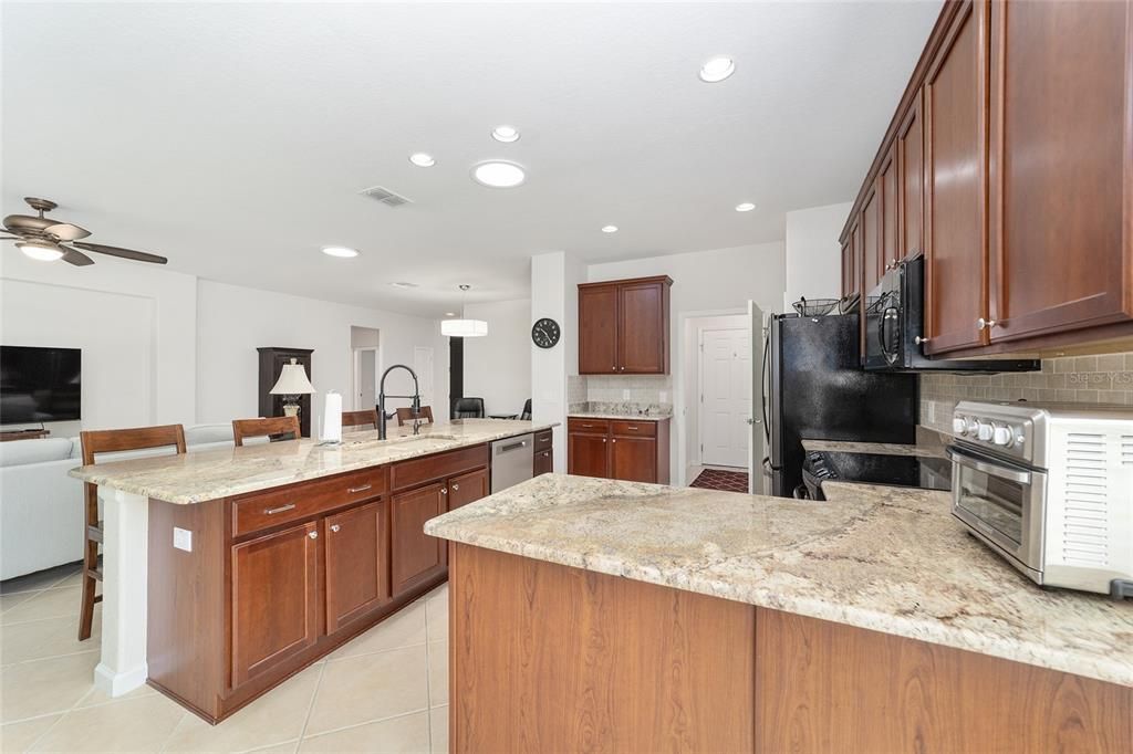 For Sale: $389,900 (3 beds, 2 baths, 2016 Square Feet)