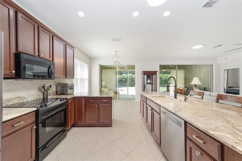 For Sale: $389,900 (3 beds, 2 baths, 2016 Square Feet)