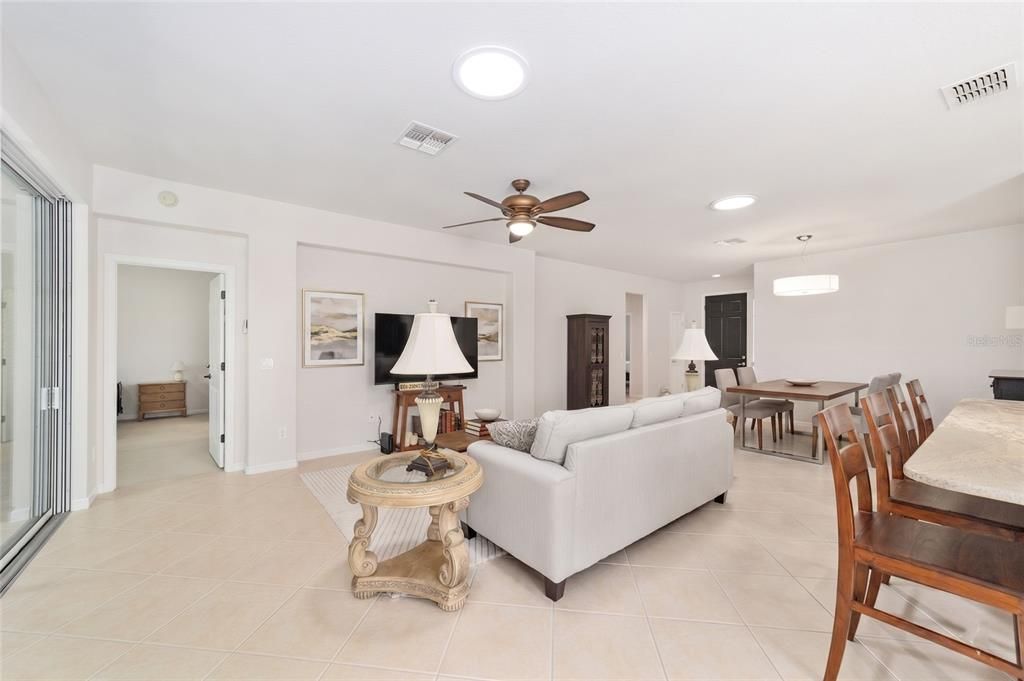 For Sale: $389,900 (3 beds, 2 baths, 2016 Square Feet)