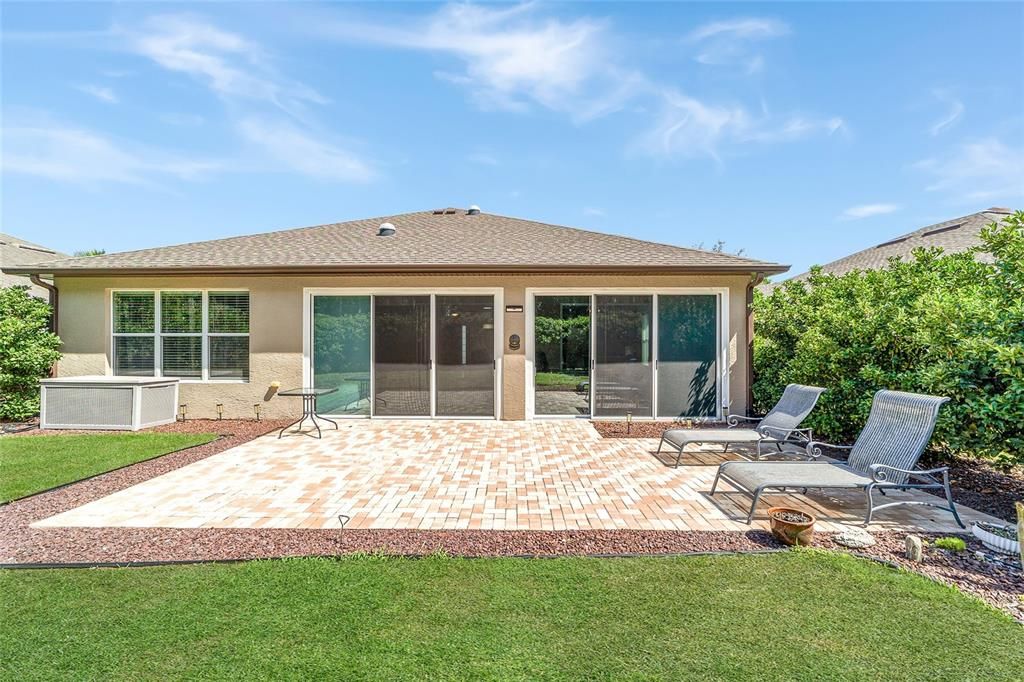 For Sale: $389,900 (3 beds, 2 baths, 2016 Square Feet)