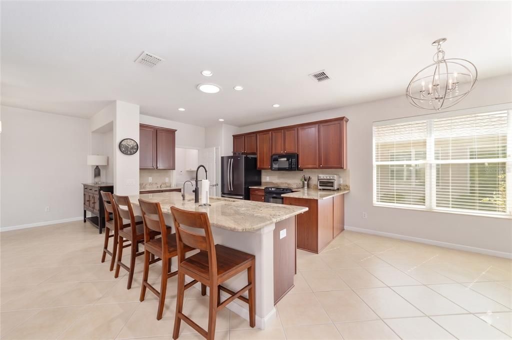 For Sale: $389,900 (3 beds, 2 baths, 2016 Square Feet)