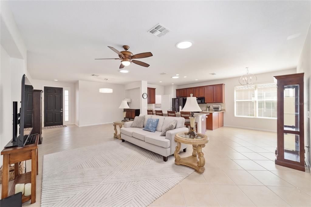 For Sale: $389,900 (3 beds, 2 baths, 2016 Square Feet)
