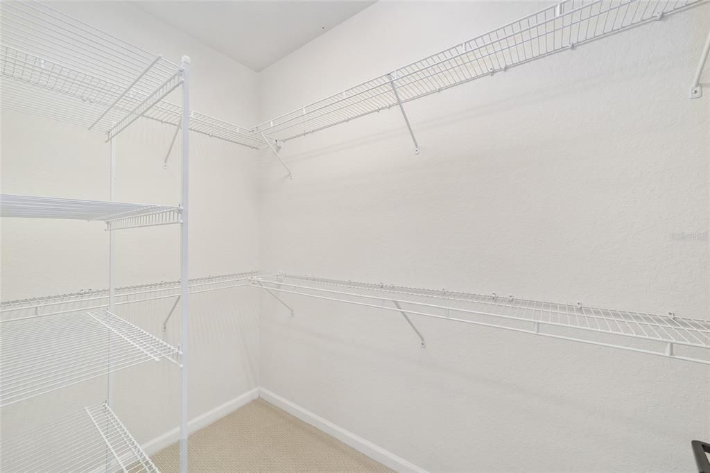 For Sale: $389,900 (3 beds, 2 baths, 2016 Square Feet)