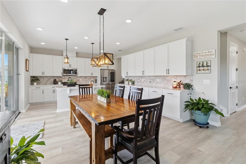 For Sale: $675,000 (4 beds, 3 baths, 3040 Square Feet)