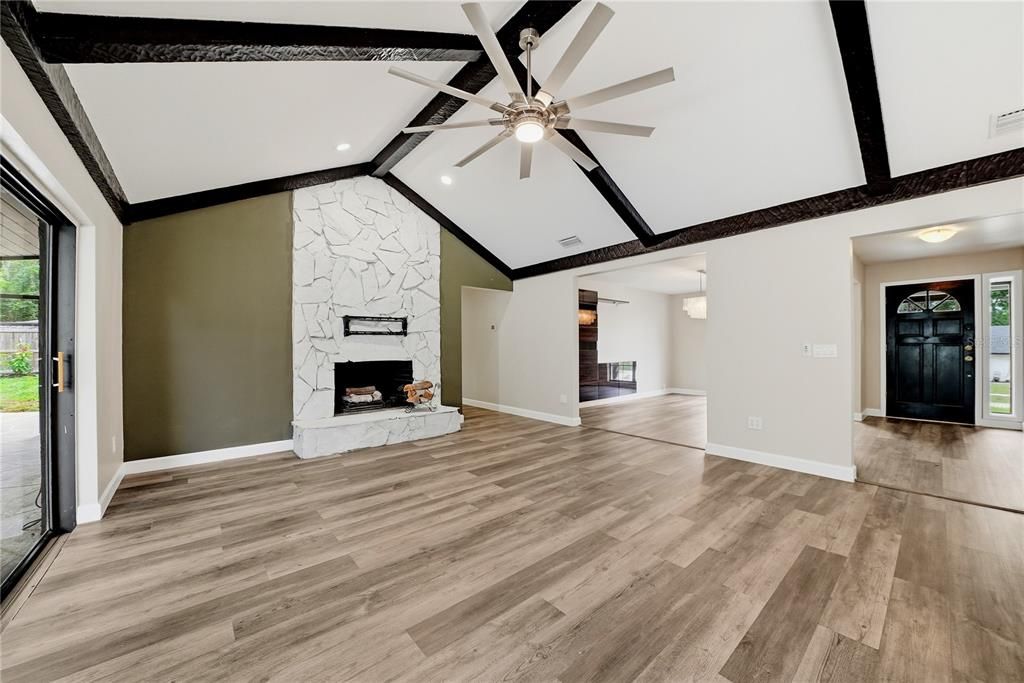 For Sale: $535,000 (4 beds, 2 baths, 2061 Square Feet)